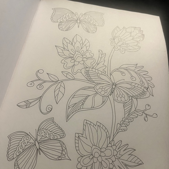 Soothing Color Floral Collection Coloring book. New - Picture 2 of 6